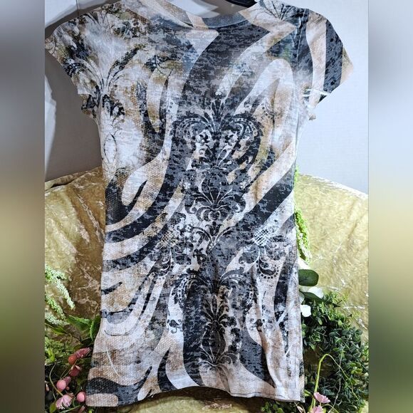 Daytrip Tee  - Picture 6 of 6